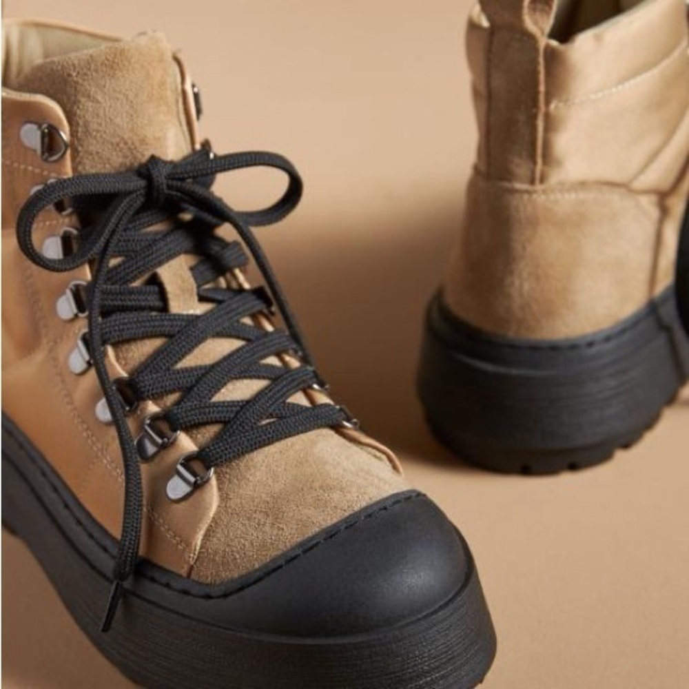 ✔️ #43 BNWOT MAEVE Tan Hiking-Style High-Top Sneakers